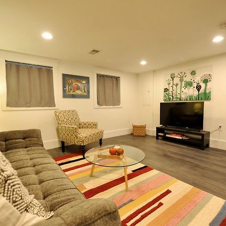 Cherry Blossom Townhouse, Easy Dc Access Washington Bagian luar foto