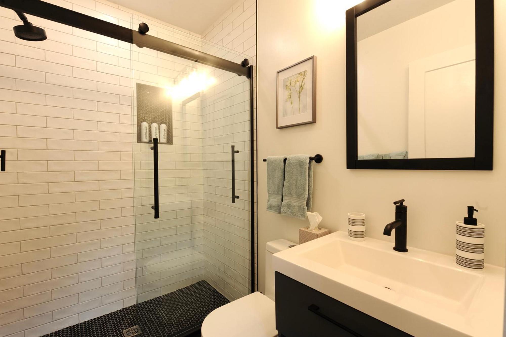 Cherry Blossom Townhouse, Easy Dc Access Washington Bagian luar foto